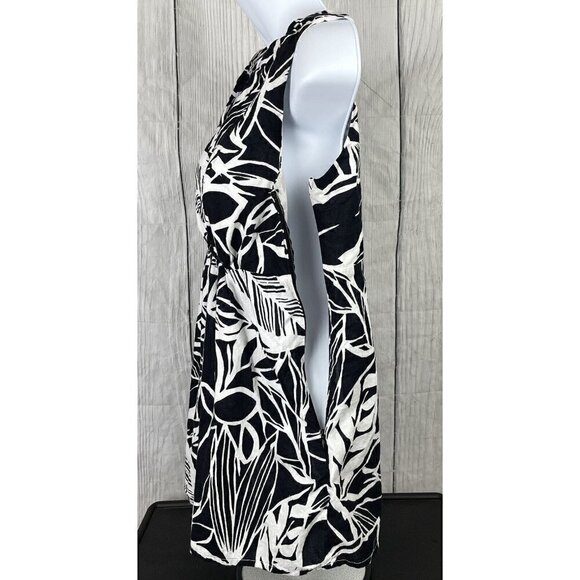 a.n.a. Womens Small Sleeveless Black White Leaf Print Top Surplice Neck - Picture 4 of 9